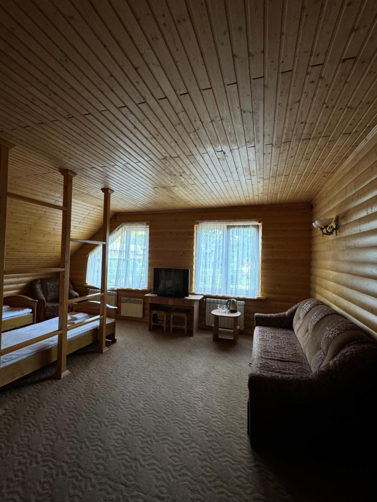 Лелеч Otel Tatariv Dış mekan fotoğraf
