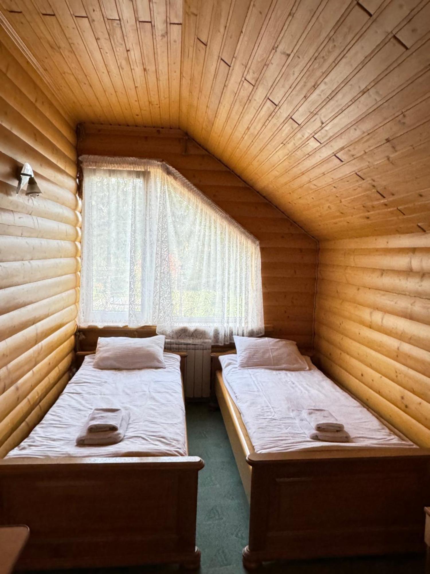 Лелеч Otel Tatariv Dış mekan fotoğraf