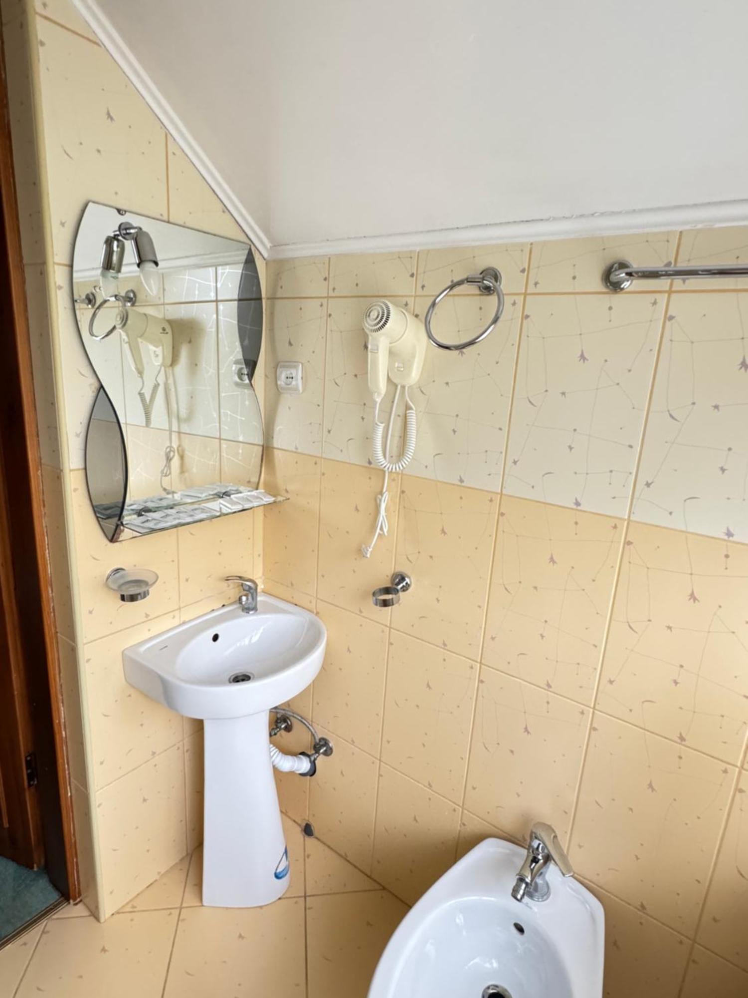 Лелеч Otel Tatariv Dış mekan fotoğraf