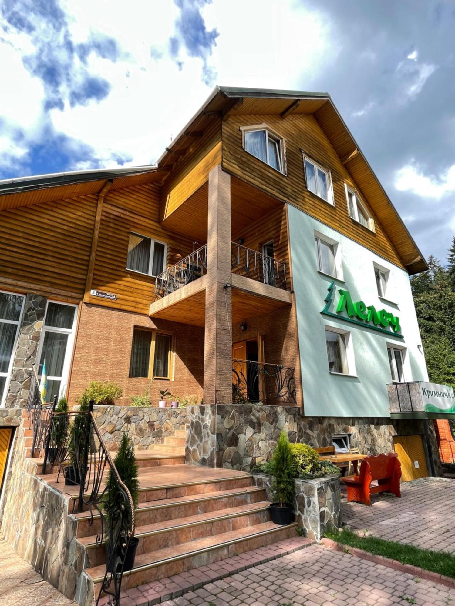 Лелеч Otel Tatariv Dış mekan fotoğraf