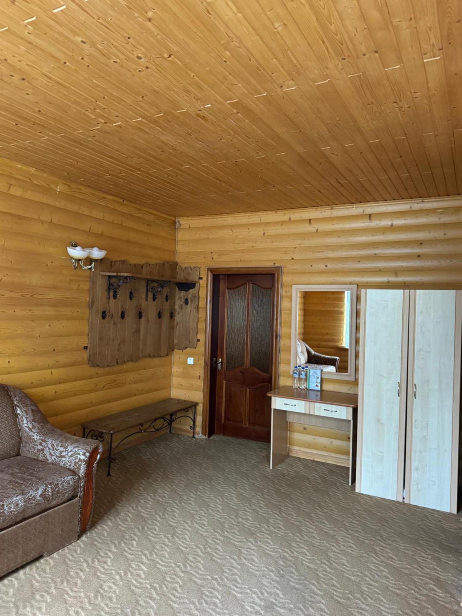 Лелеч Otel Tatariv Dış mekan fotoğraf